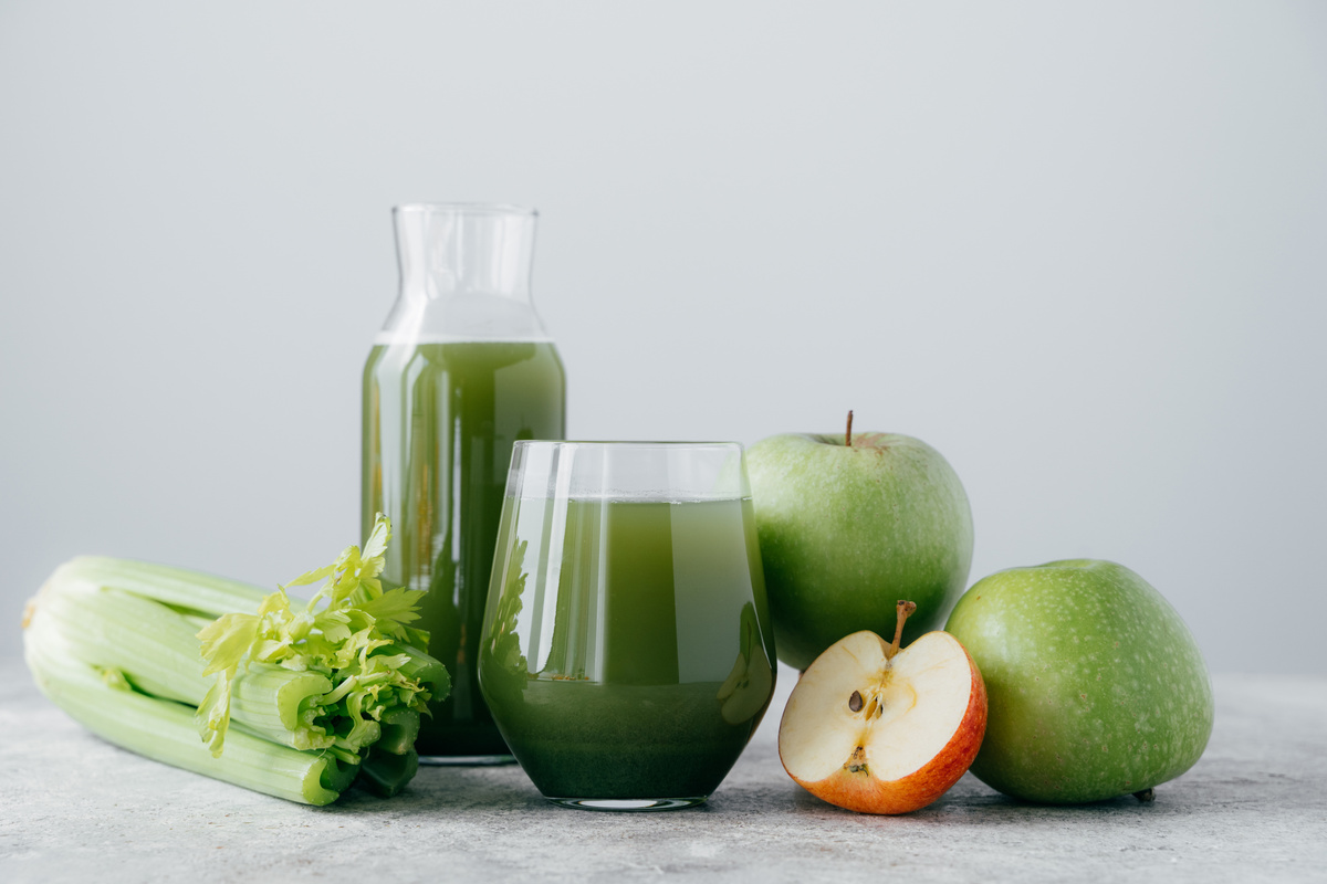 Apples and Celery Juice